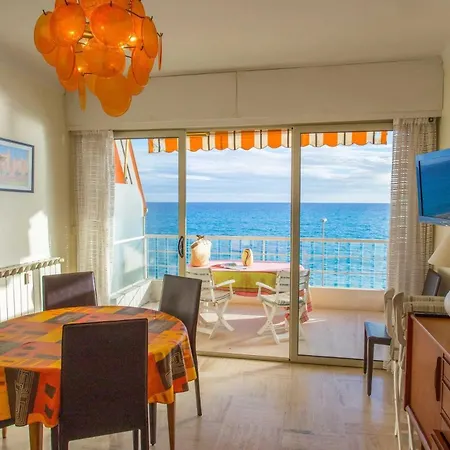 87h - 2p Face Au 3eme Etage Avec Terrasse Et Garage Apartment Menton
